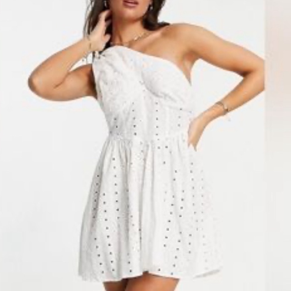 NWT ASOS ONE SHOULDER CUPPED EYELET MINI SUNDRESS IN WHITE Size 8